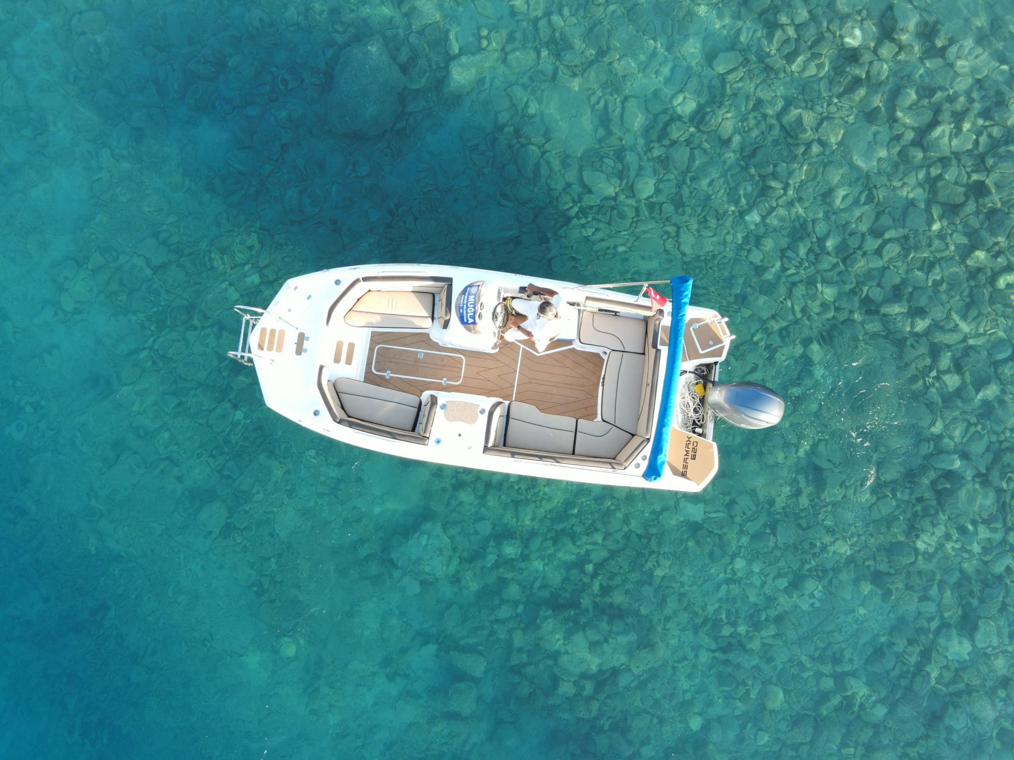 Ölüdeniz'de Ekonomik Tekne Kiralama – 6 Metrelik ile 8 Kişilik Keyifli Bir Mola! 10