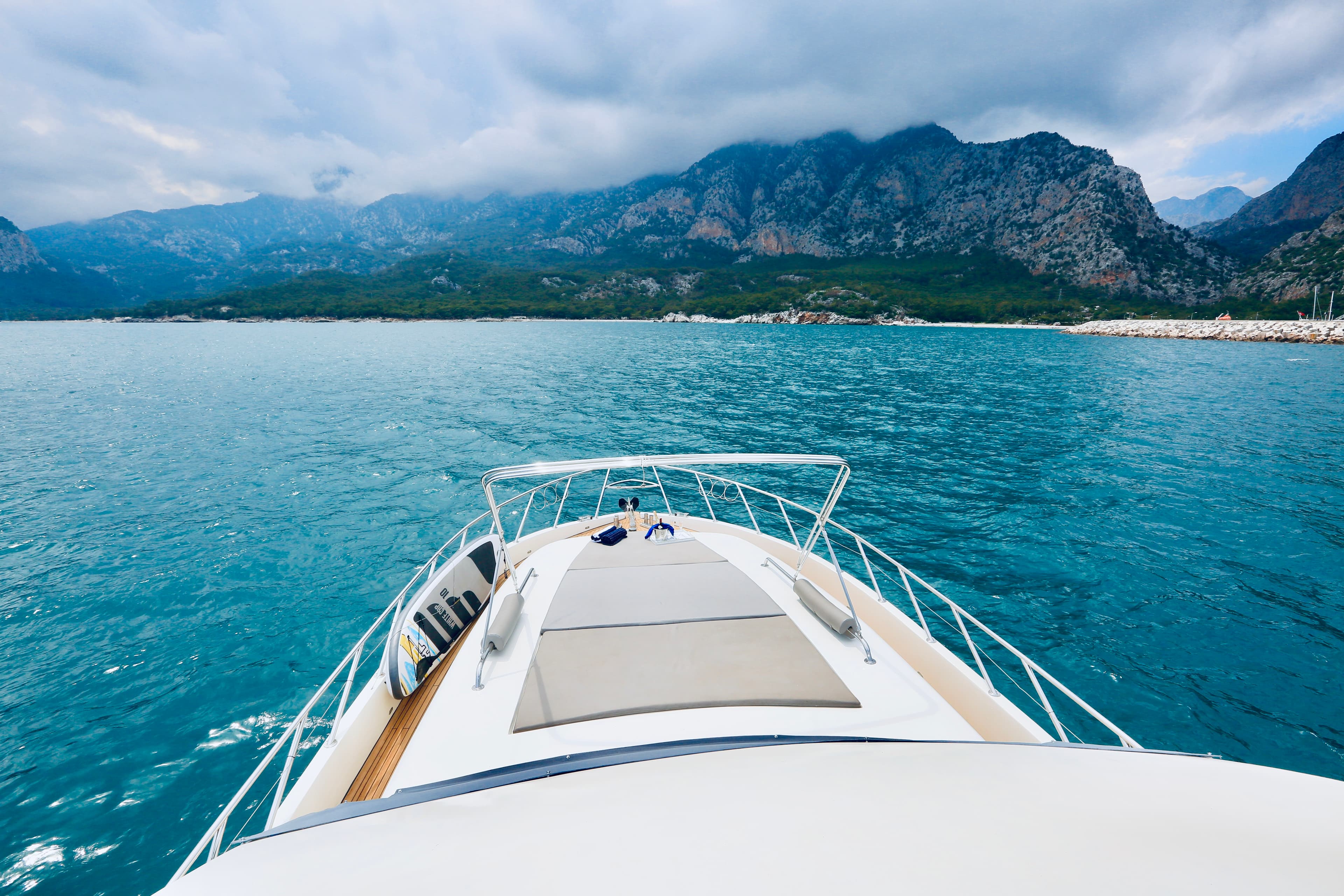 Antalya Zentrum: 18 Meter Luxus-Motoryacht für Ganztagescharter, Morgentour, Düden-Wasserfall, Sonnenuntergang & Besondere Feiern (Jahrestag, Geburtstag, Junggesellinnenabschied, Heiratsantrag) 12