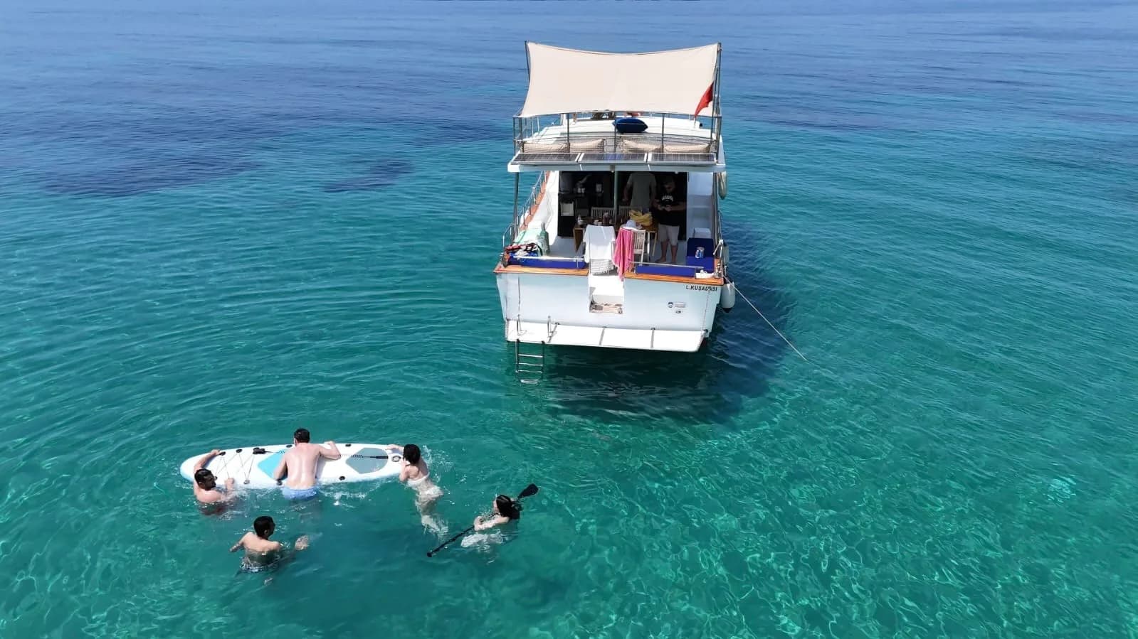 Exklusiv: 10er Motoryacht - Einzigartige Gewässer von Kuşadası 9
