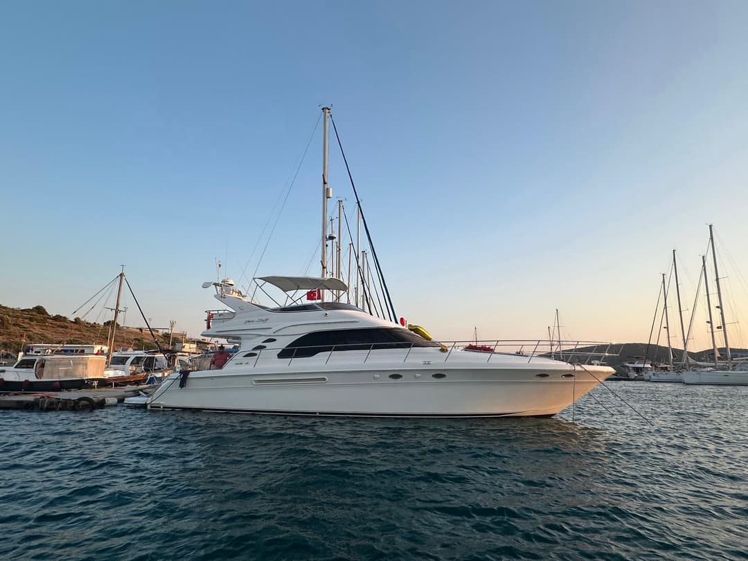 Bodrum'da 18 Metrelik Lüks Motoryat ile 18 Kişilik Unutulmaz Deniz Deneyimi