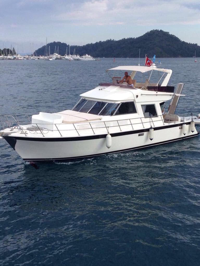 Location de Yacht à Moteur de Luxe 13m à Göcek (5 Personnes) | 2 Cabines, Couchers de Soleil Uniques, Croisière Bleue