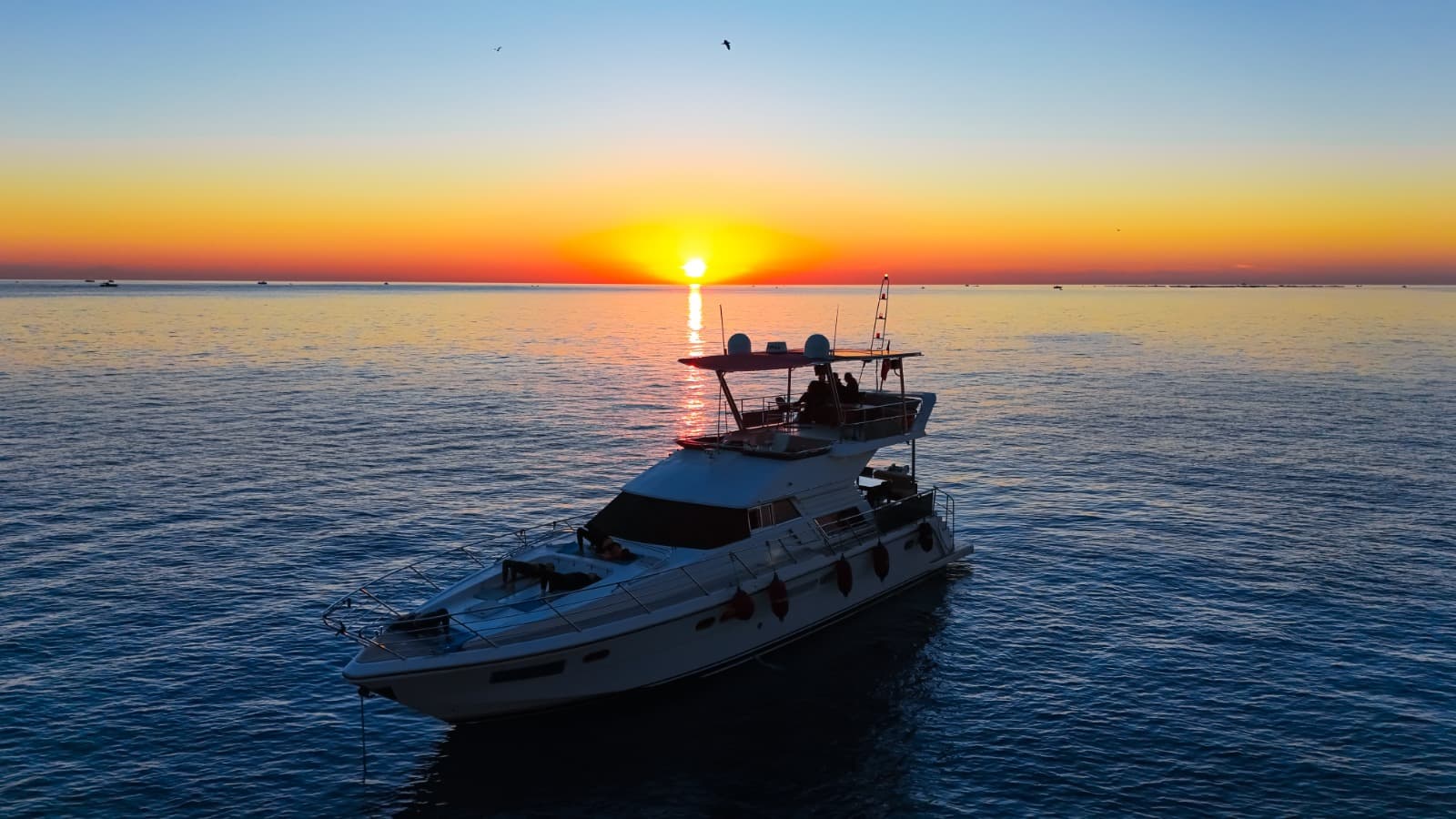 Luxury Yate a Motor con 2 Camarotes in Antalya: Private Events y an Exclusivo Crucero Azul 2