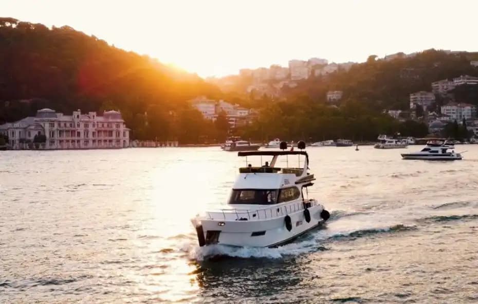 A Pleasant Bosphorus Kreuzfahrt with an 12-Personen Luxus Jacht 7