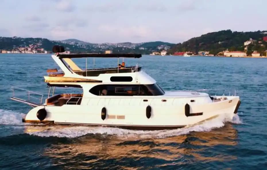 A Pleasant Bosphorus Kreuzfahrt with an 12-Personen Luxus Jacht 2