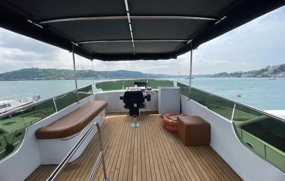 A Pleasant Bosphorus Kreuzfahrt with an 12-Personen Luxus Jacht 3