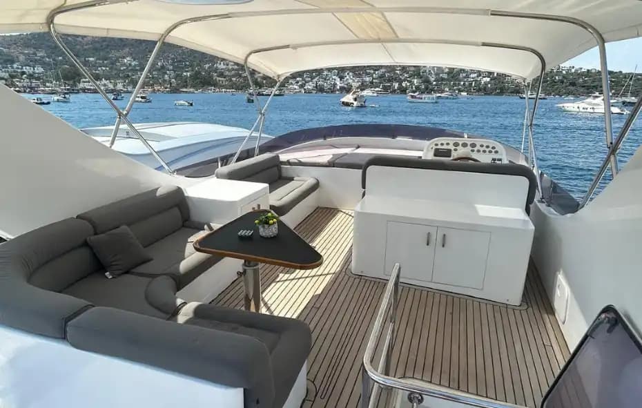 Ontdek de Turkse Rivièra vanuit Bebek met Azimut Motoryacht 3