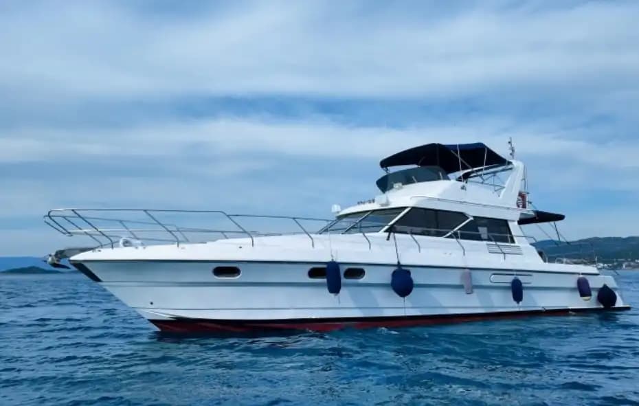 Luxury Getaway on an Motoryacht with 2 Cabins for Day or Nuitée Trips in Bodrum 6