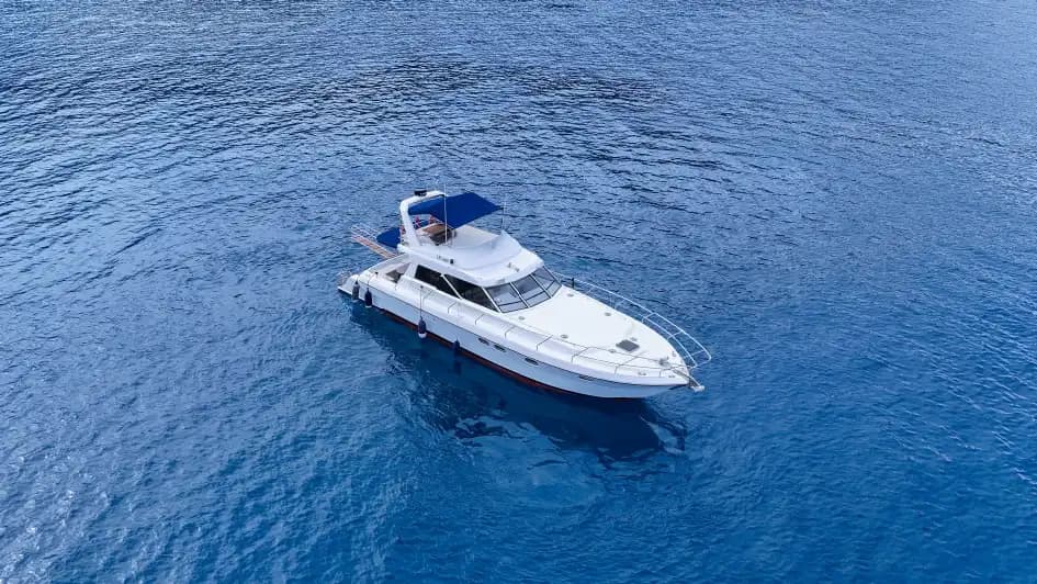 Luxury Getaway on an Motoryacht with 2 Cabins for Day or Nuitée Trips in Bodrum 5