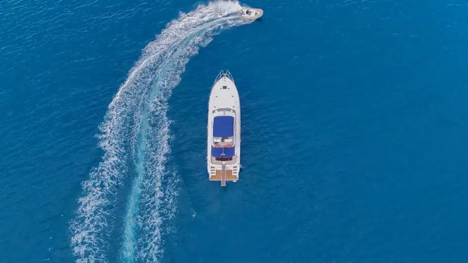 Luxury Getaway on an Motoryacht with 2 Cabins for Day or Nuitée Trips in Bodrum 3