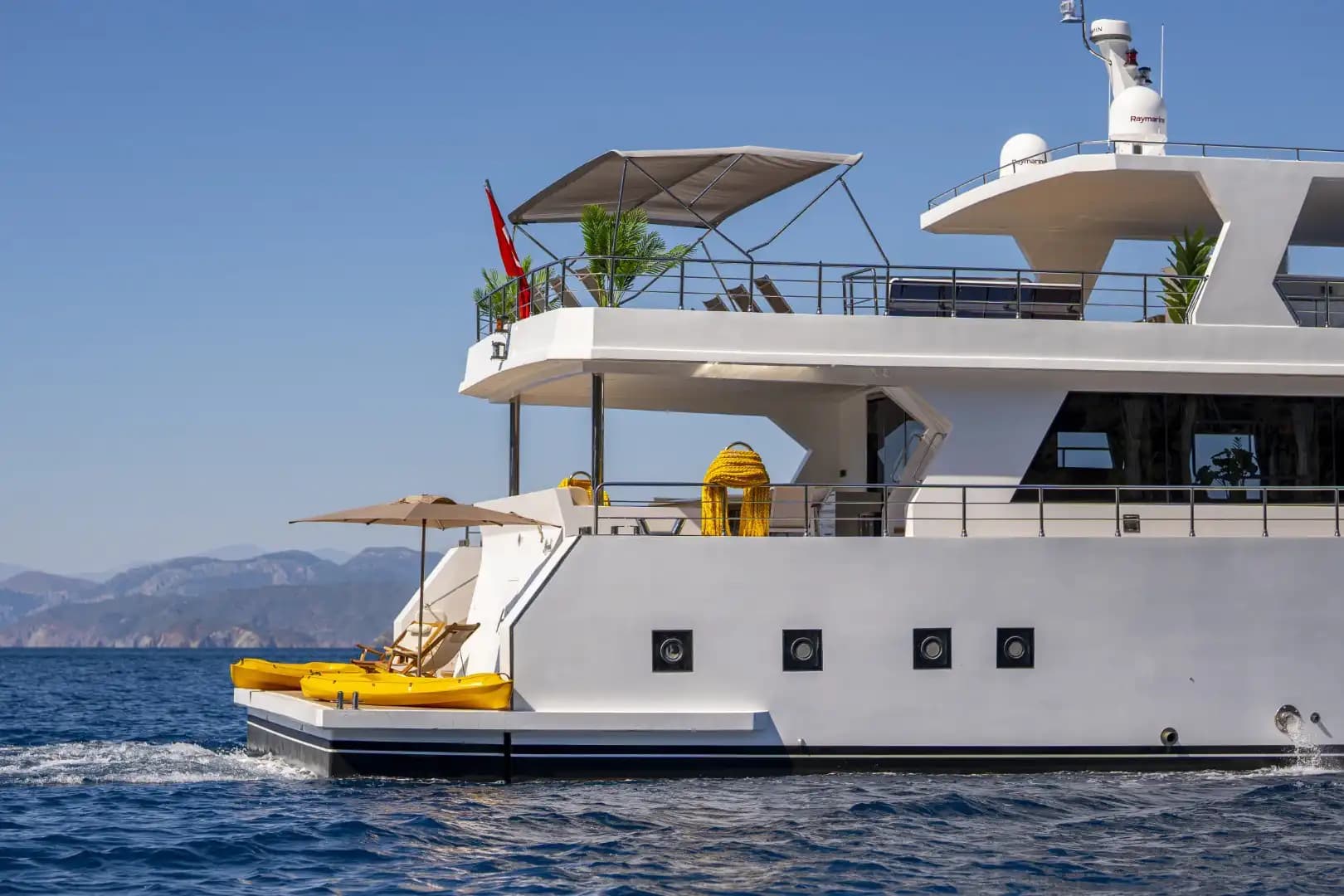 Nuevo 2025 Luxury Trawler: Upper cubierta Master & Accessible Swim Platform 20