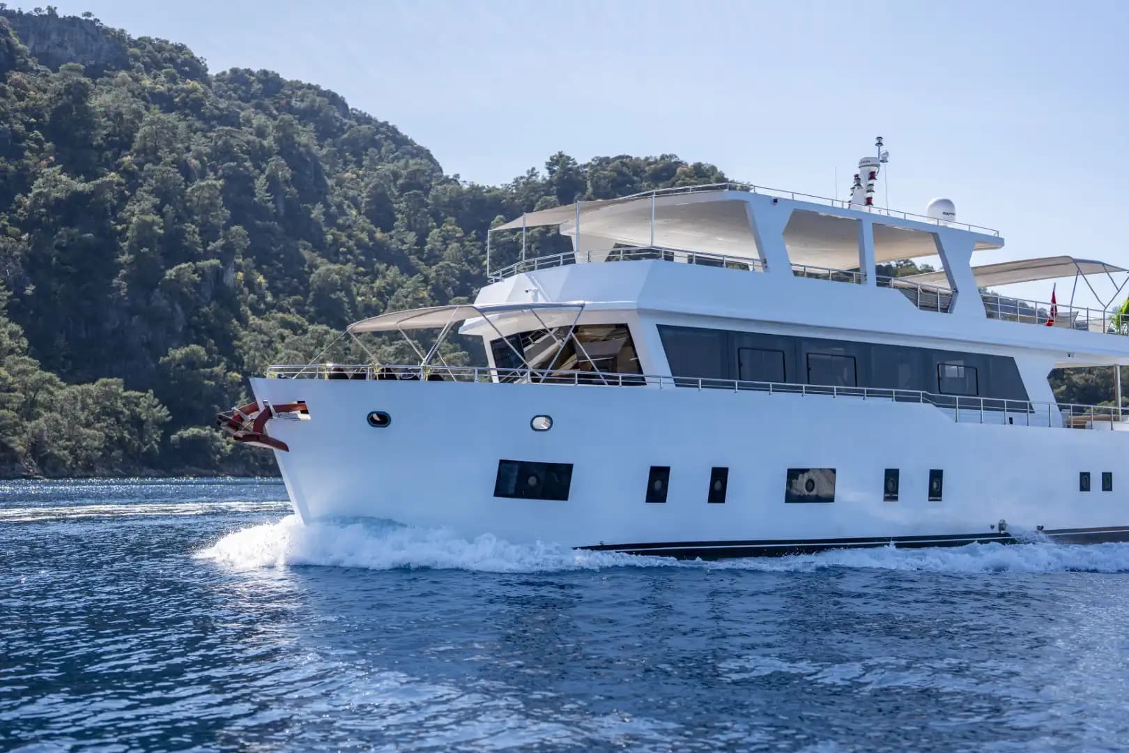 Nuevo 2025 Luxury Trawler: Upper cubierta Master & Accessible Swim Platform 18