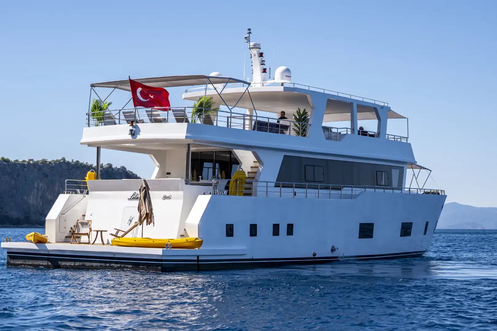 Nuevo 2025 Luxury Trawler: Upper cubierta Master & Accessible Swim Platform 3