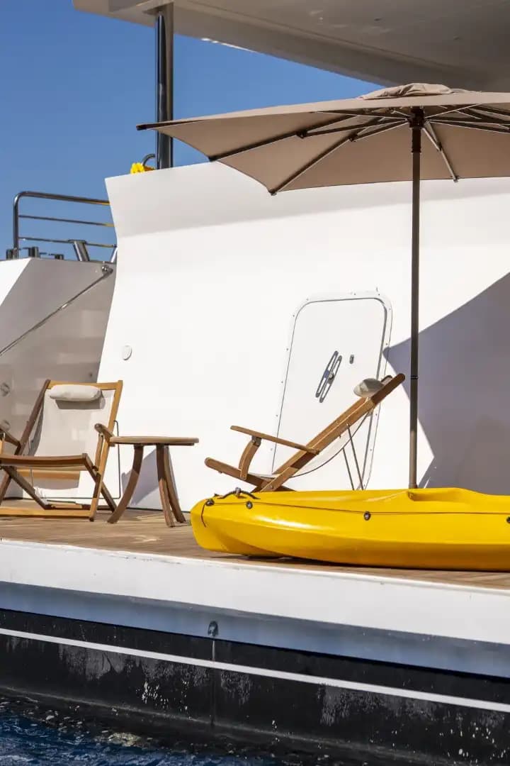 Nuevo 2025 Luxury Trawler: Upper cubierta Master & Accessible Swim Platform 24