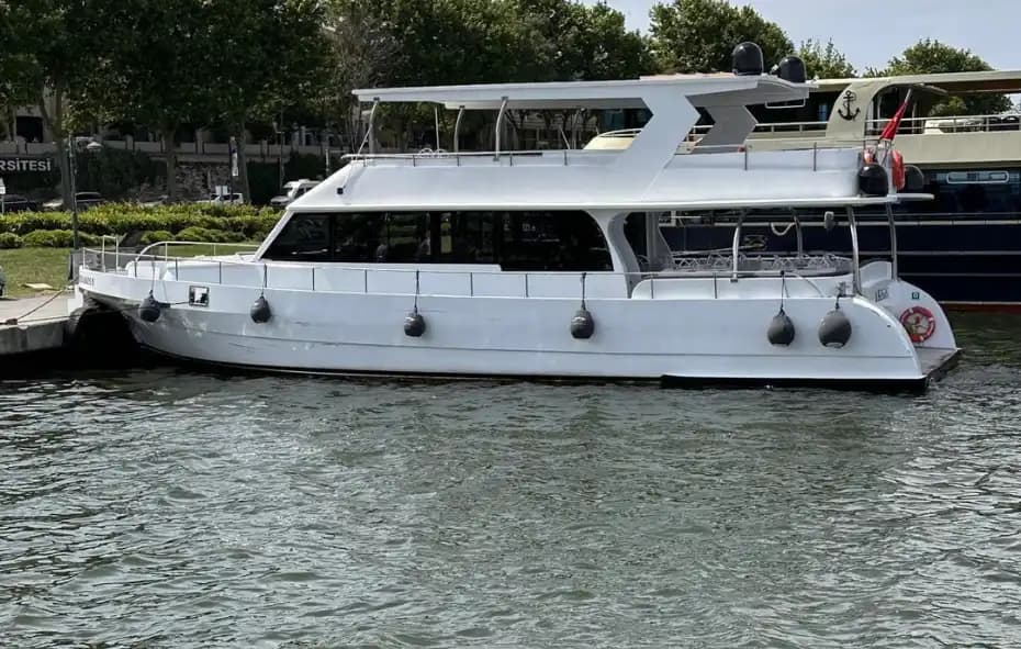 Unvergesslich Moments on a 35-Personen VIP Jacht – Perfekt for Veranstaltung & Parties 2