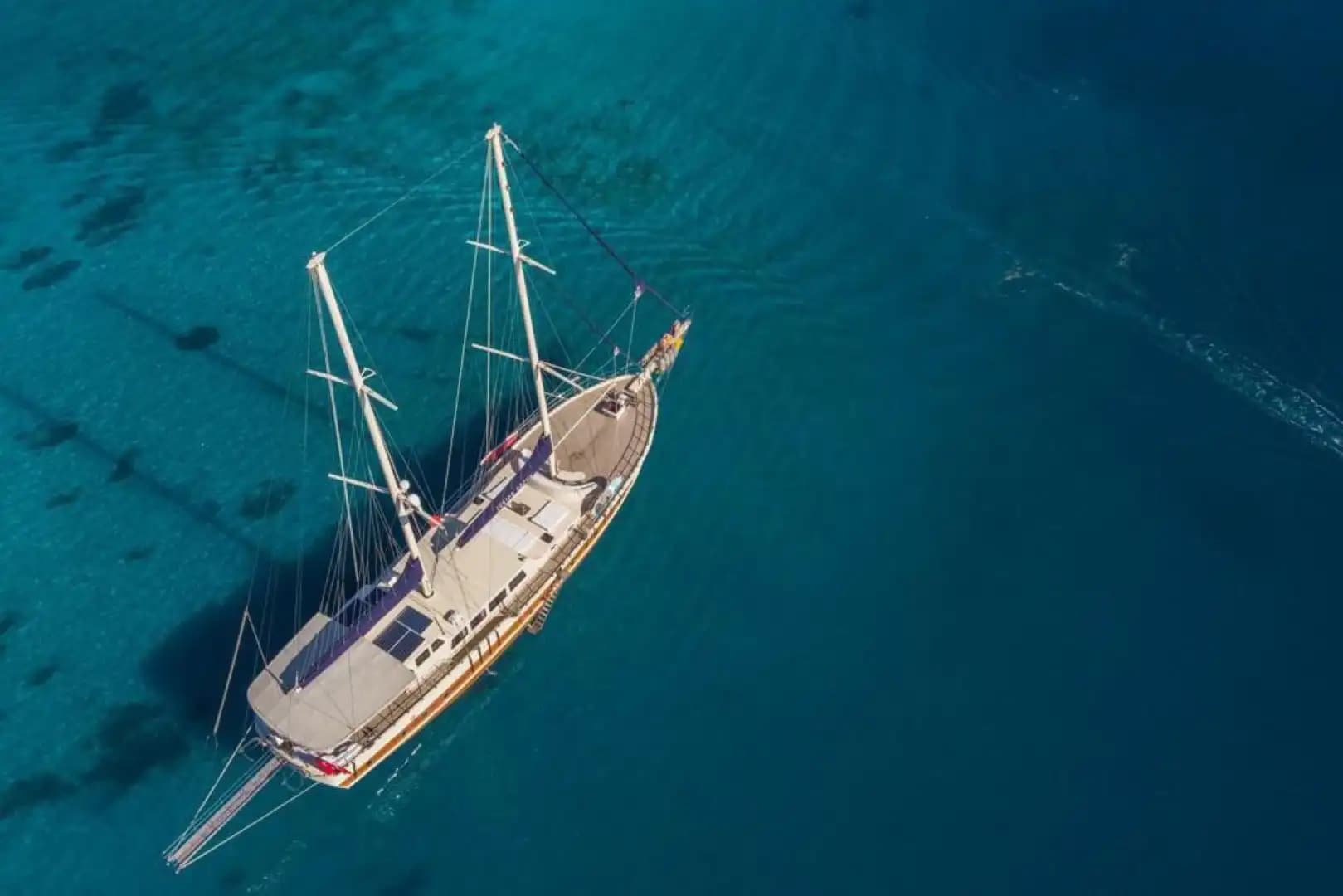 Confortable Accommodation on a 7-Meter Wide, 6-cabines Gulet in Marmaris 7