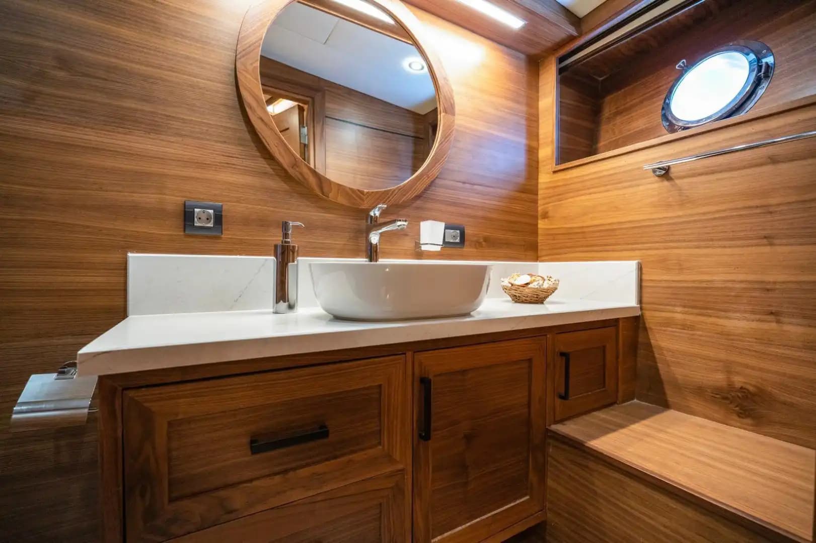 Confortable Accommodation on a 7-Meter Wide, 6-cabines Gulet in Marmaris 33