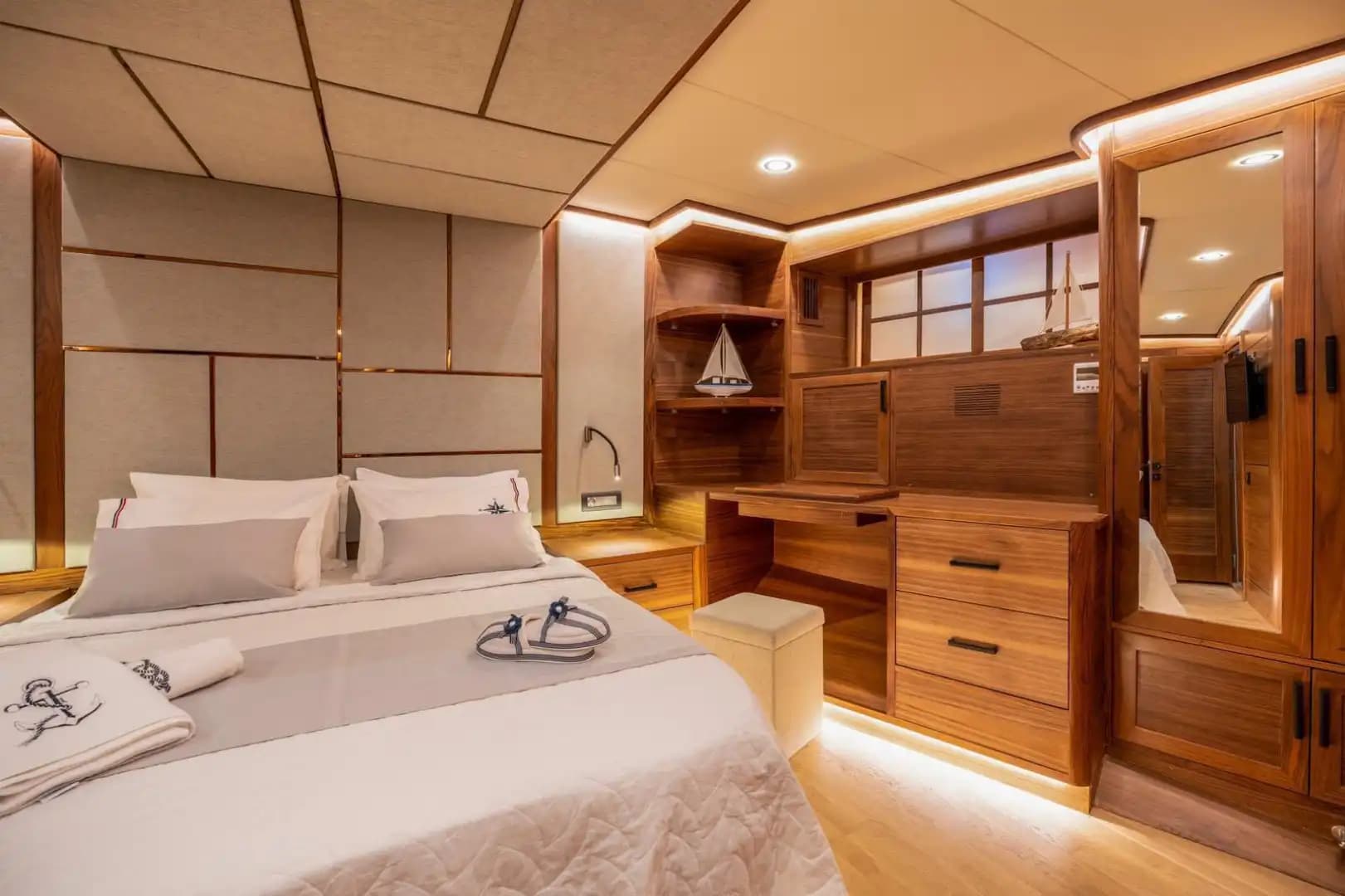 Confortable Accommodation on a 7-Meter Wide, 6-cabines Gulet in Marmaris 40