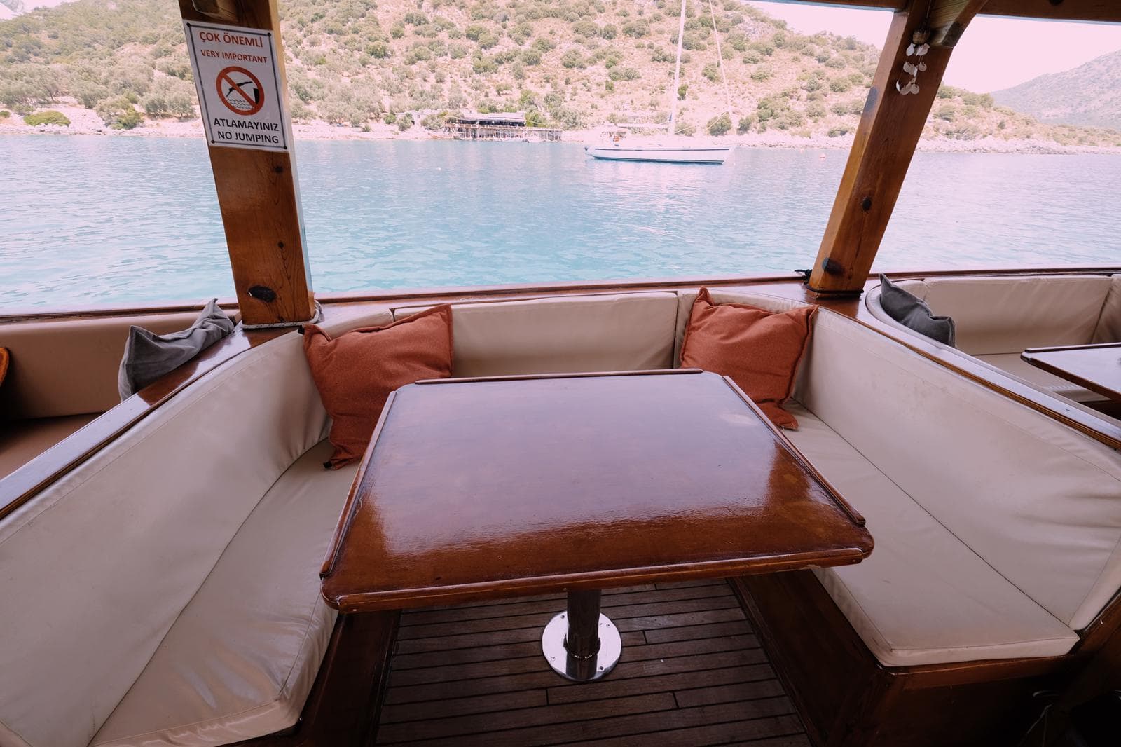 Luxe Privé Bootverhuur voor een Fun-Filled Day at Sea 8