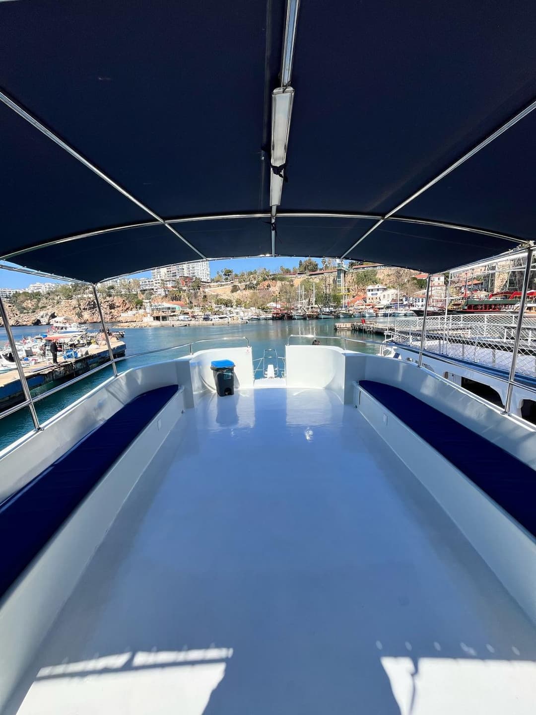 Antalya Centro: Barco Económico de 14 Metros para 30 Personas Alquiler de Día Completo, Beldibi, Cascada Düden, Tours al Atardecer e Ideal para Celebraciones Especiales