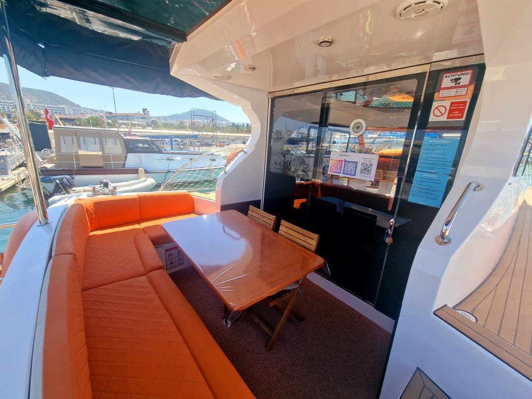 Unforgettable Experiences on a Luxury 11-Meter Motor Yacht in Kuşadası for 8 Guests: Bays, Sunset & Special Celebrations!
