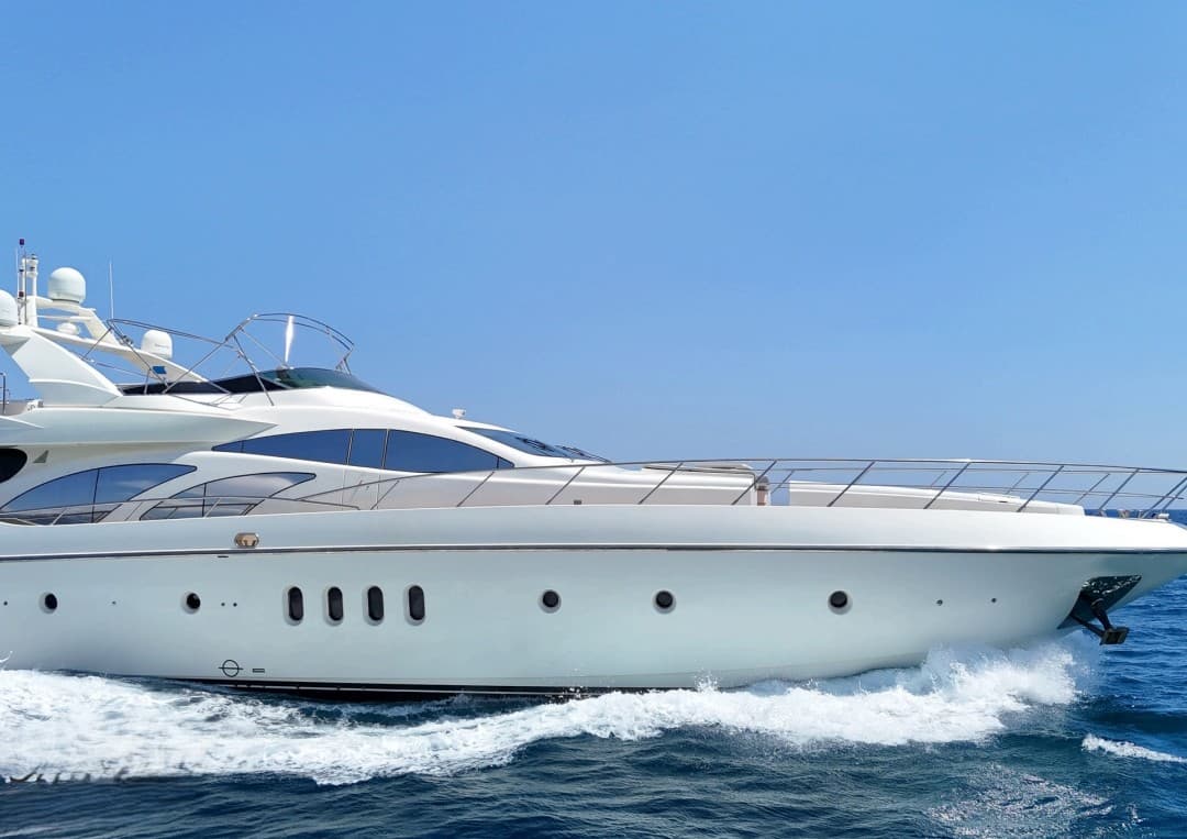 Luxury 30-Meter Yacht for 12 Guests in the Eaux magnifiques of Antalya