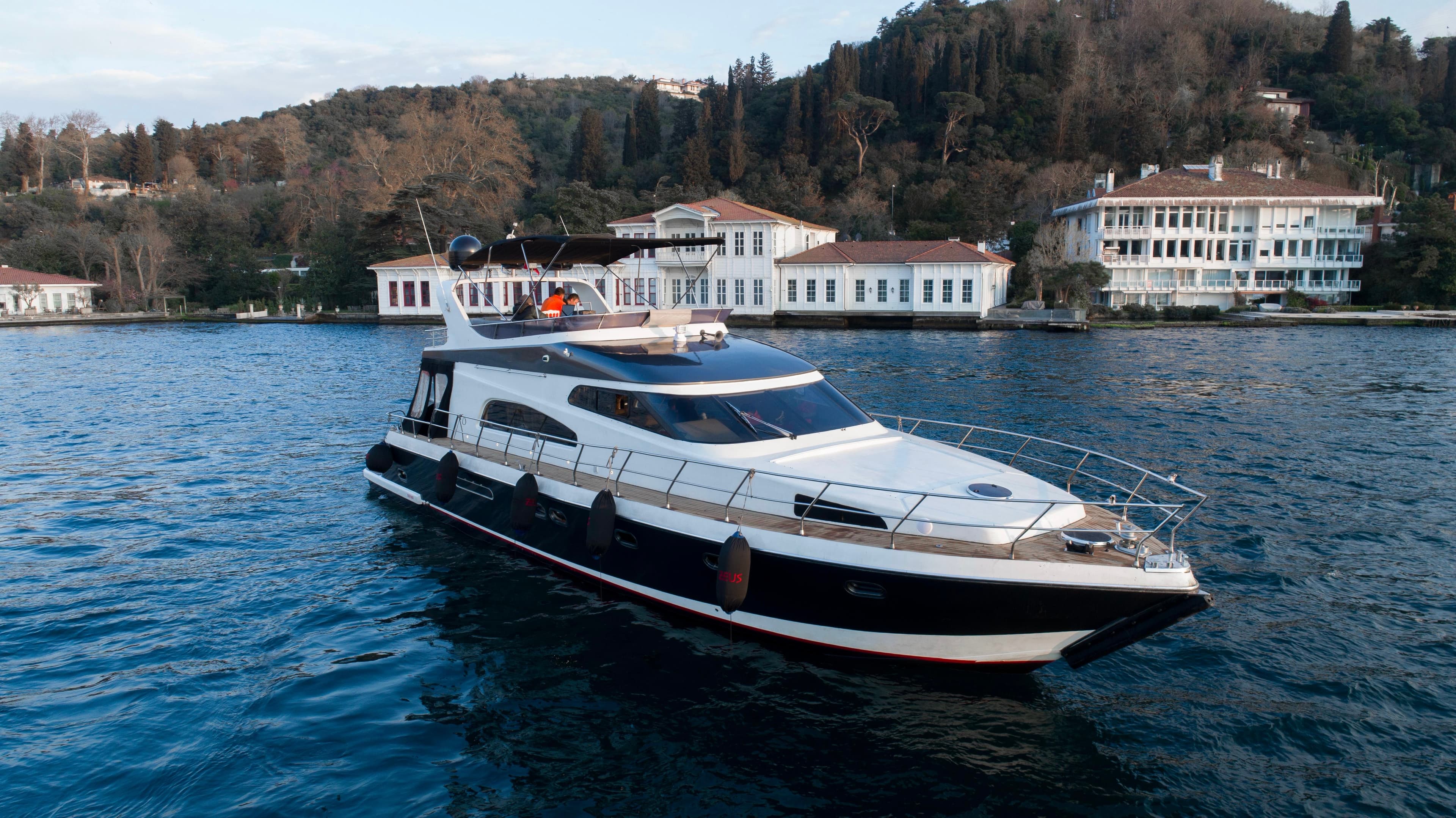 Luxury 20-Meter Motor Yacht with 3 Cabins & 6-Person Accommodation in Bodrum 7