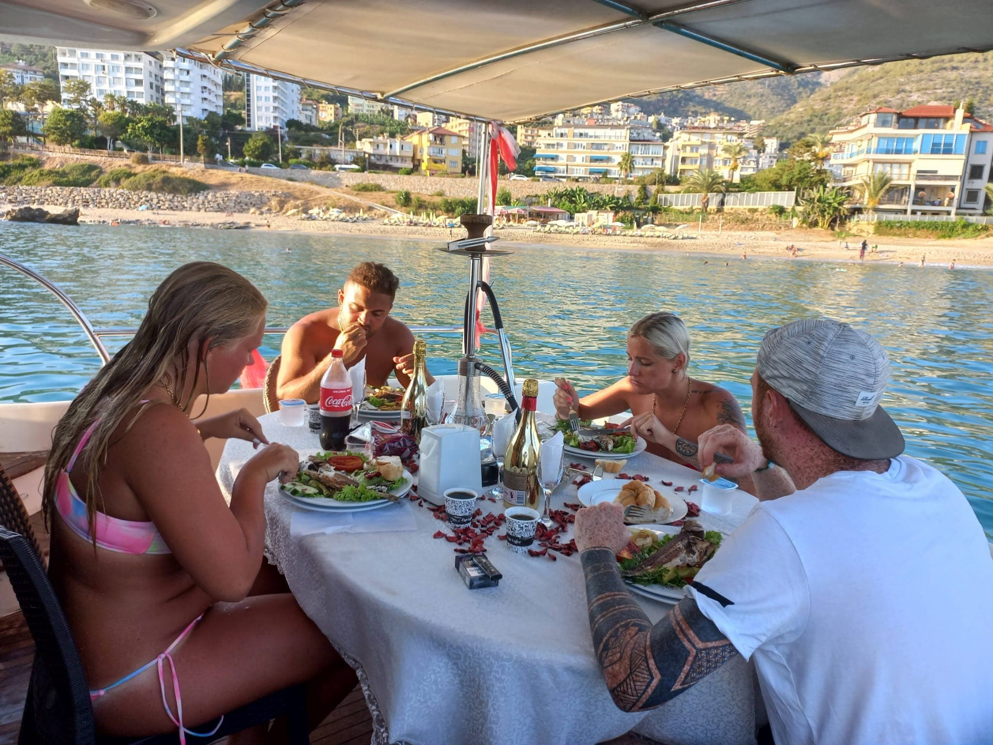 Cómodo 12-Personas Alquiler Boat para an Exclusivo Journey in Alanya’s Único Aguas Azules 11