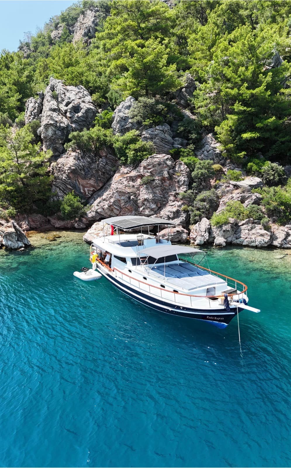 Marmaris'in 15 Metrelik Lüks Teknesi ile 7 Kişilik Unutulmaz Deniz Tatili Deneyimi 5