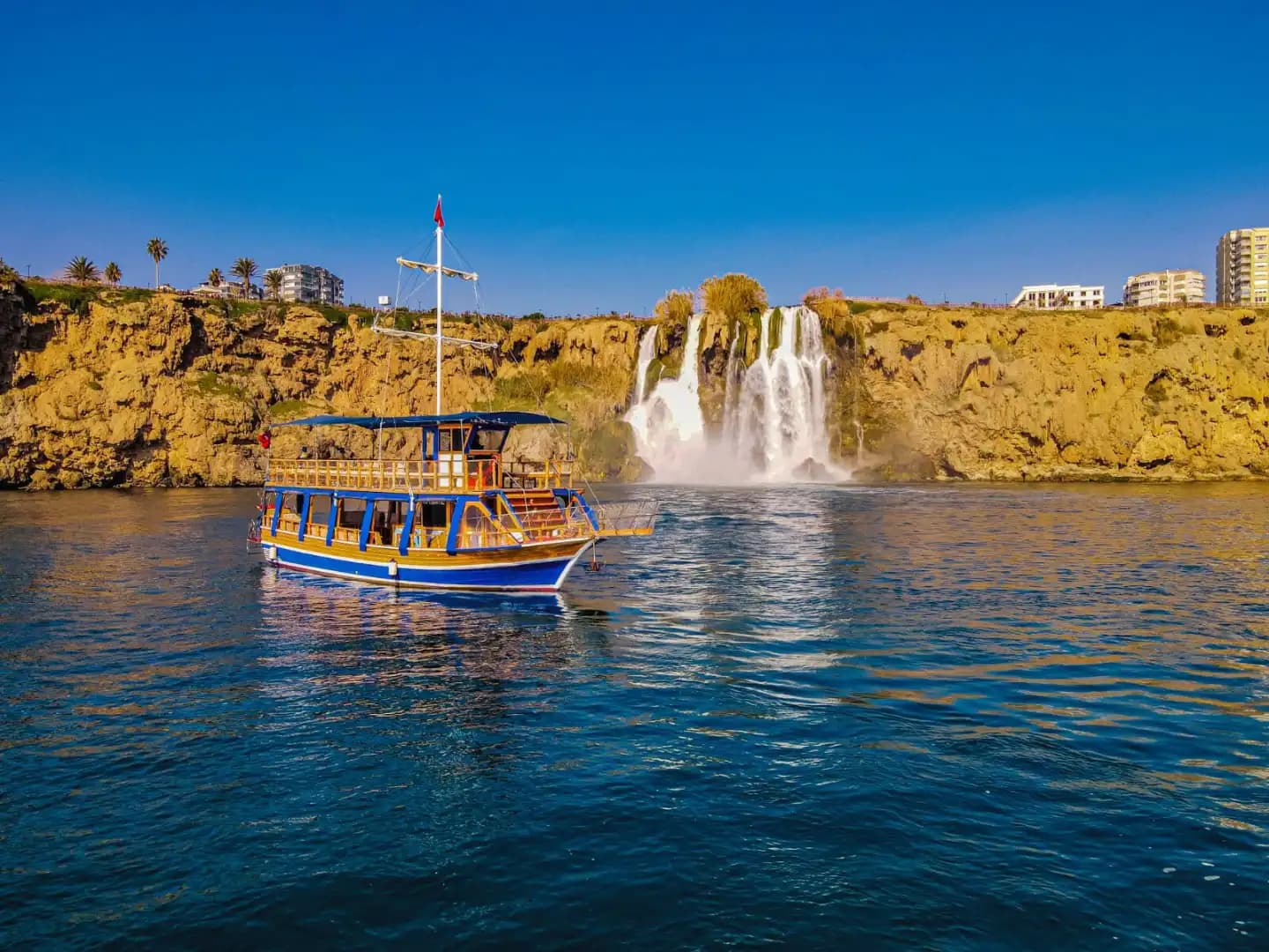 Antalya Kundu: Dinner Cruise to Düden Waterfalls 2