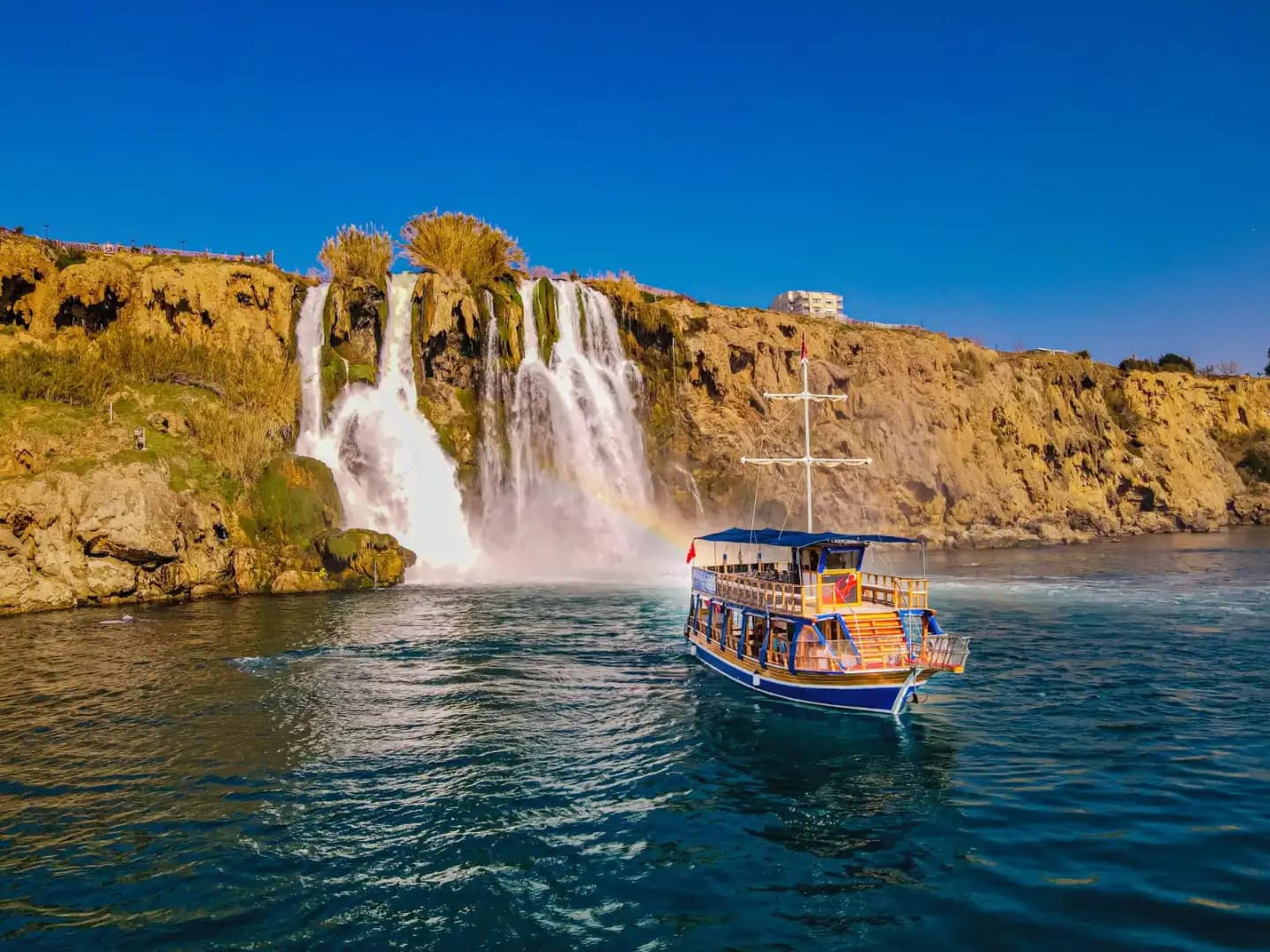 Antalya Kundu: Dinner Cruise to Düden Waterfalls 3