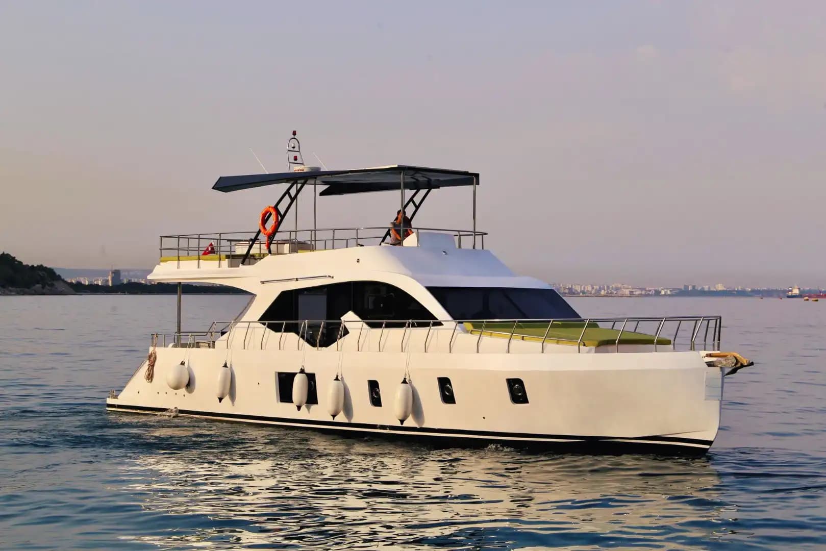 19-Meter Custom-Built Motor Yacht for Daily or Hourly Charter in Antalya 4
