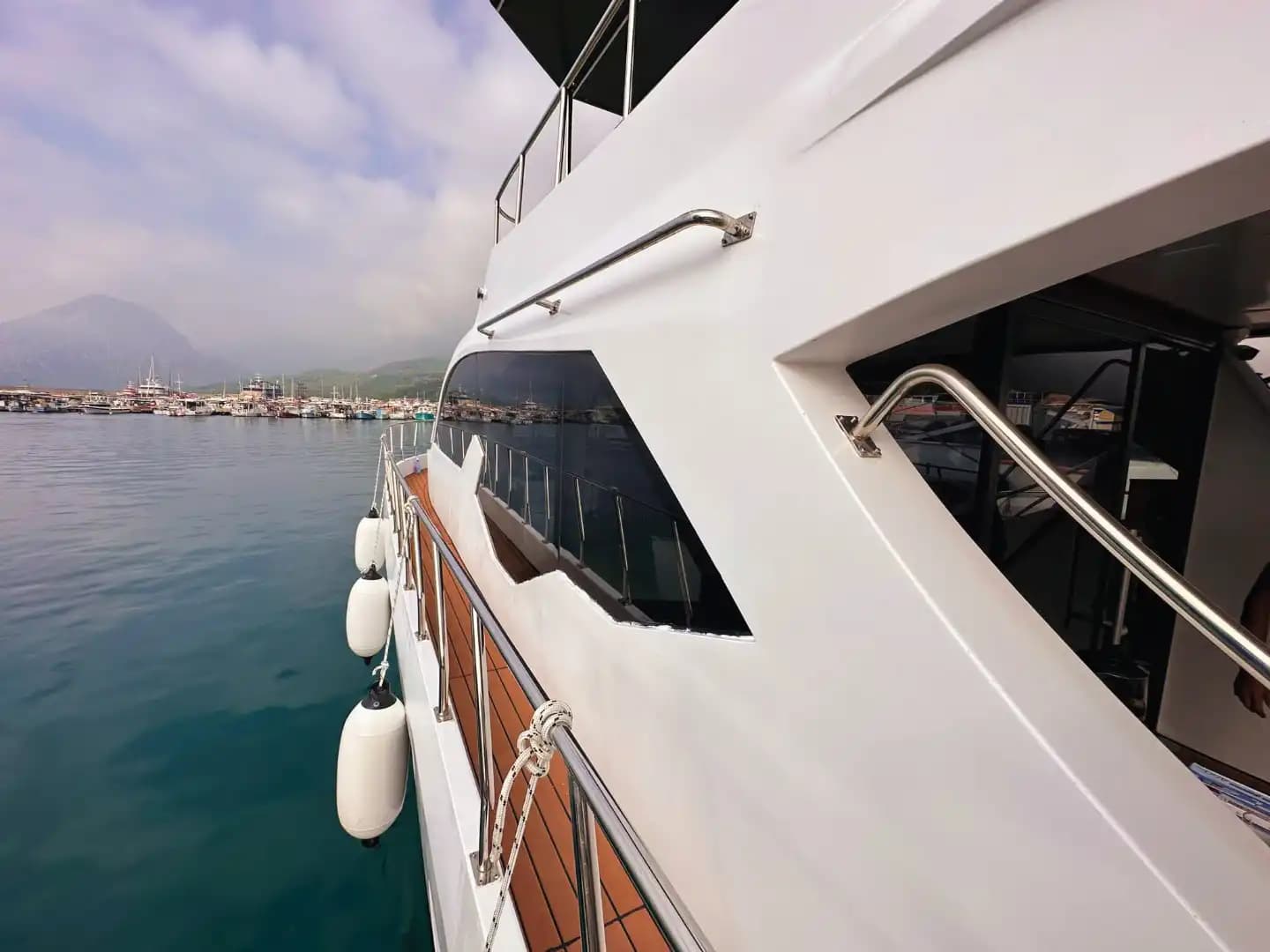 19-Meter Custom-Built Motor Yacht for Daily or Hourly Charter in Antalya 7