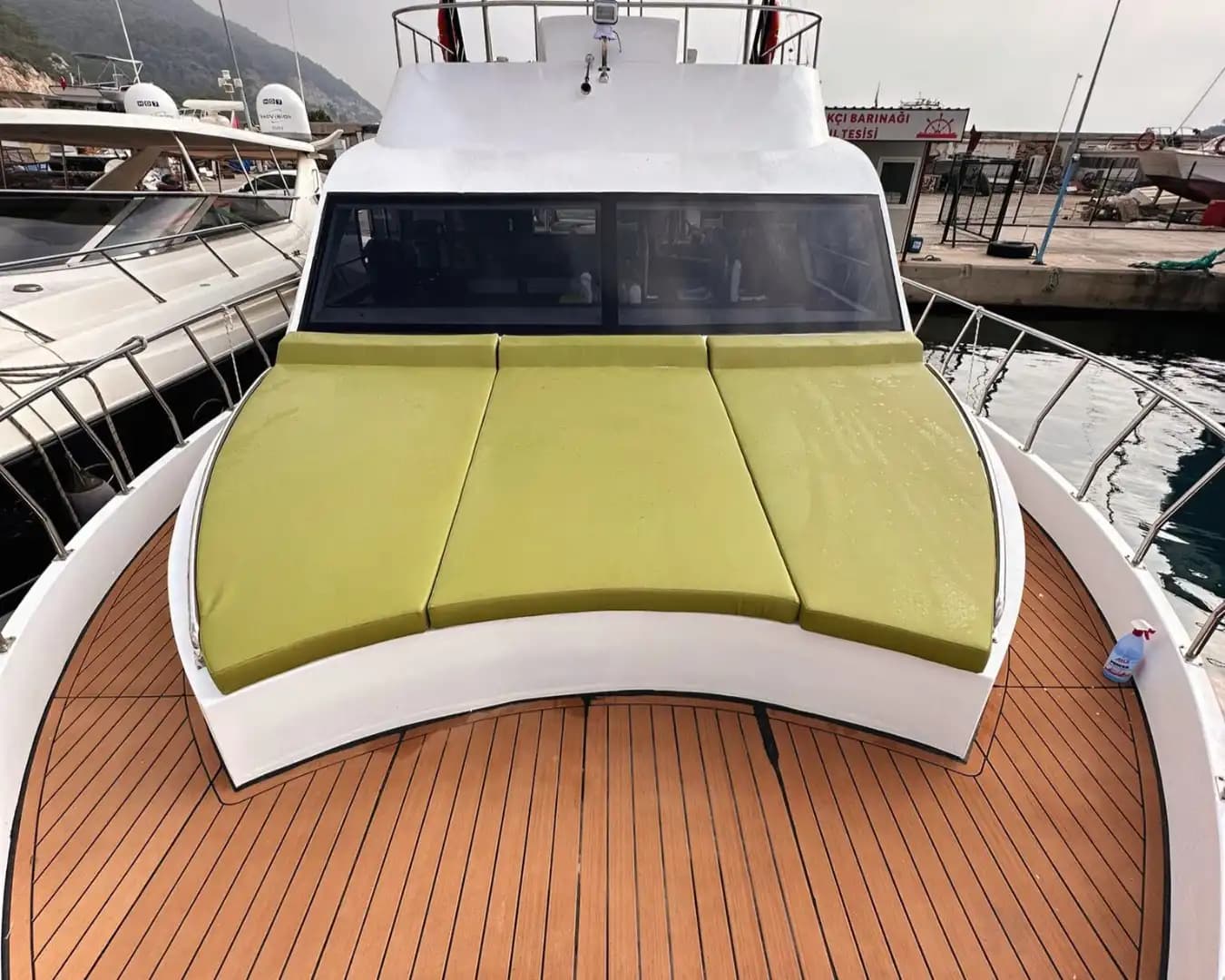 19-Meter Custom-Built Motor Yacht for Daily or Hourly Charter in Antalya 9