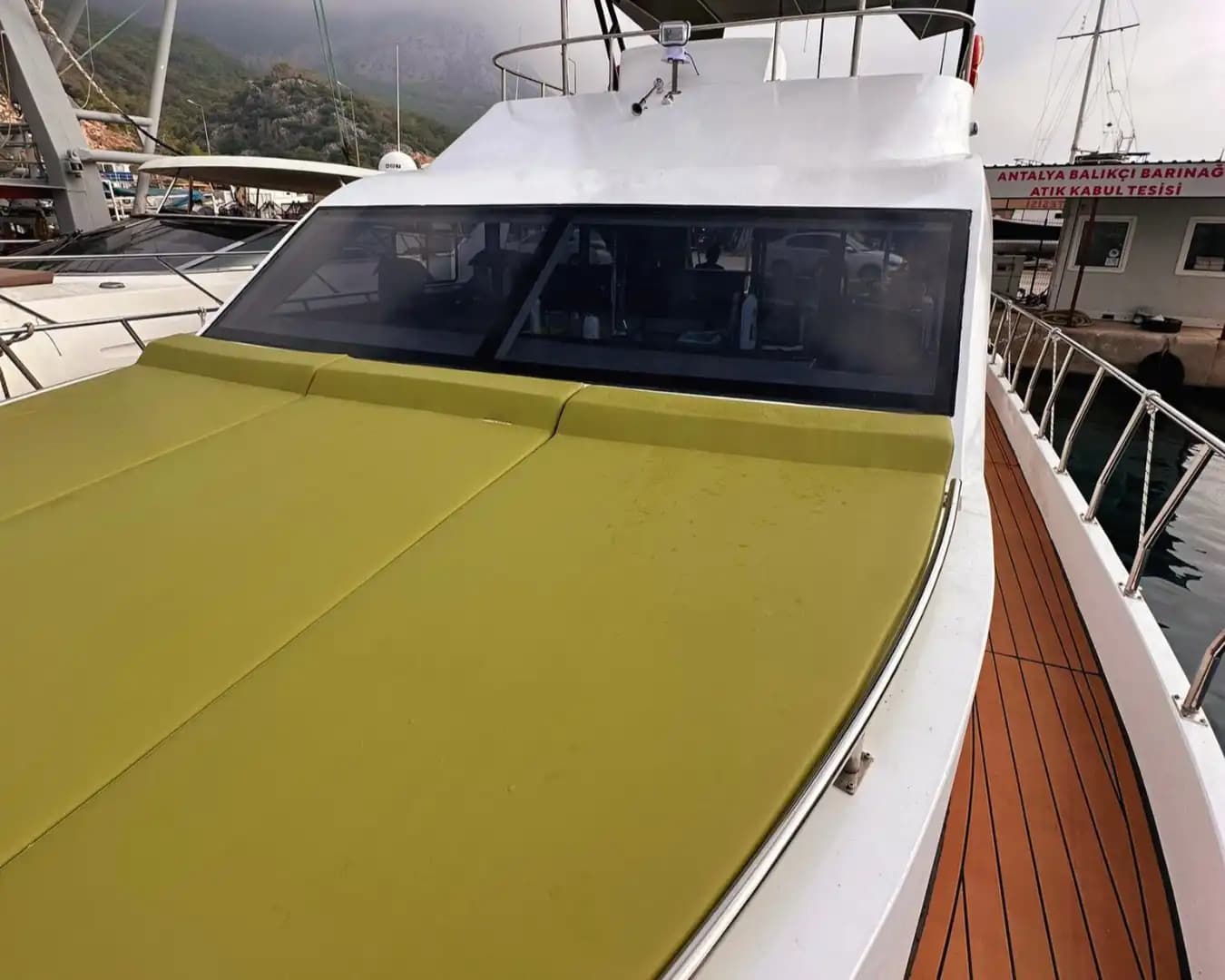 19-Meter Custom-Built Motor Yacht for Daily or Hourly Charter in Antalya 8