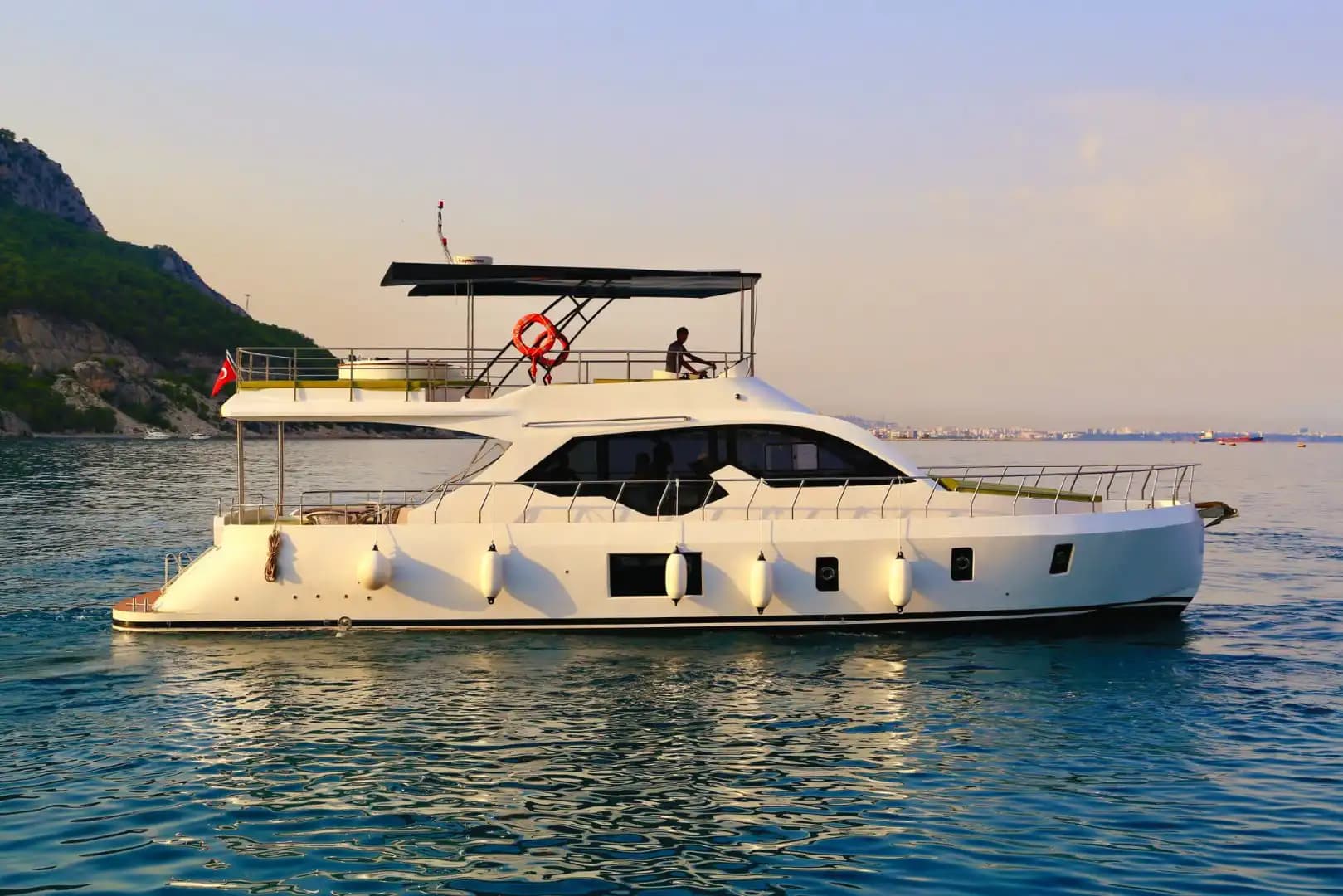 19-Meter Custom-Built Motor Yacht for Daily or Hourly Charter in Antalya 2