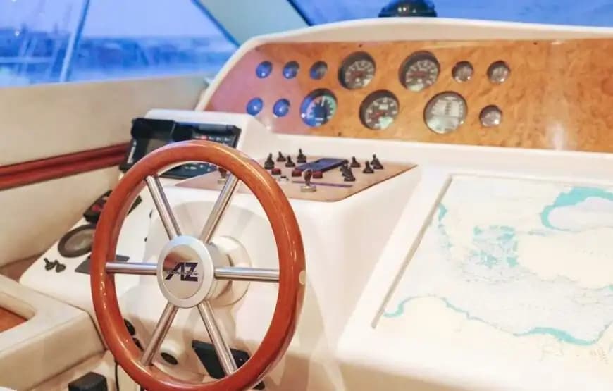 Luxus Boot Erlebnis with Azimut Komfort in Antalya: Perfekt for Cruising and Schwimmen 6