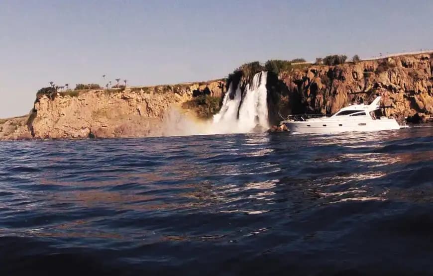 17-Meter Custom-Built Modern and Stylish Boat for 12 Guests in Antalya - Corporate Meeting on a Yacht