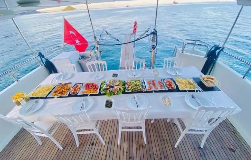 Antalya’nın Büyüleyici Maviliğine Yolculuk İçin, Özel Yapım Tekne