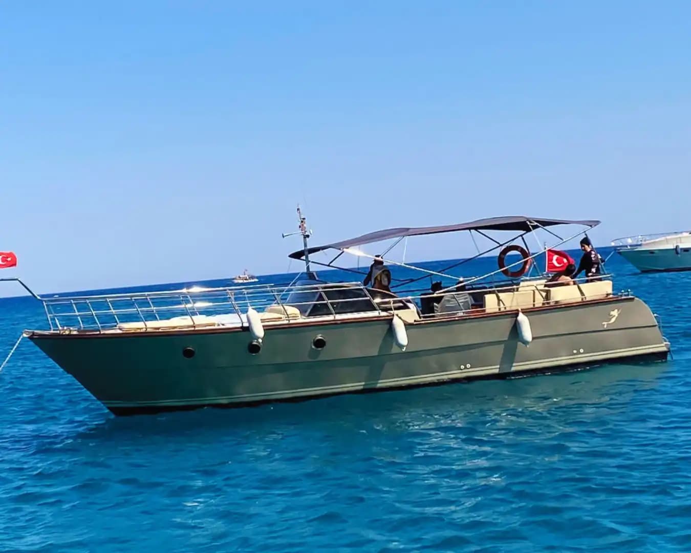 Inolvidable Crucero Azul en un Construido a Medida Boat in Antalya’s Impresionante Calas - Despedida de Soltera en Yate