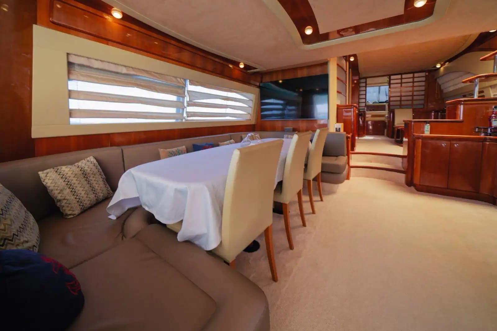 Роскошные мероприятия и морской круиз на 25-метровой яхте Ferretti в Анталии 17