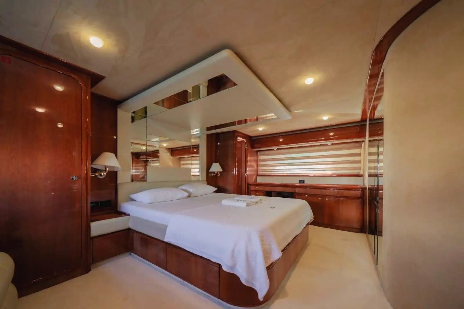 Роскошные мероприятия и морской круиз на 25-метровой яхте Ferretti в Анталии 21