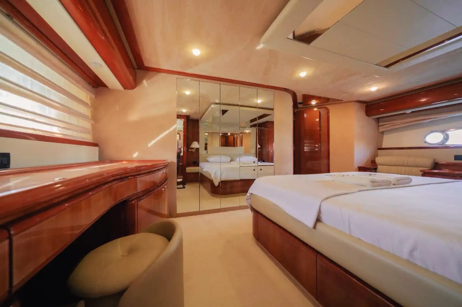 Роскошные мероприятия и морской круиз на 25-метровой яхте Ferretti в Анталии 24