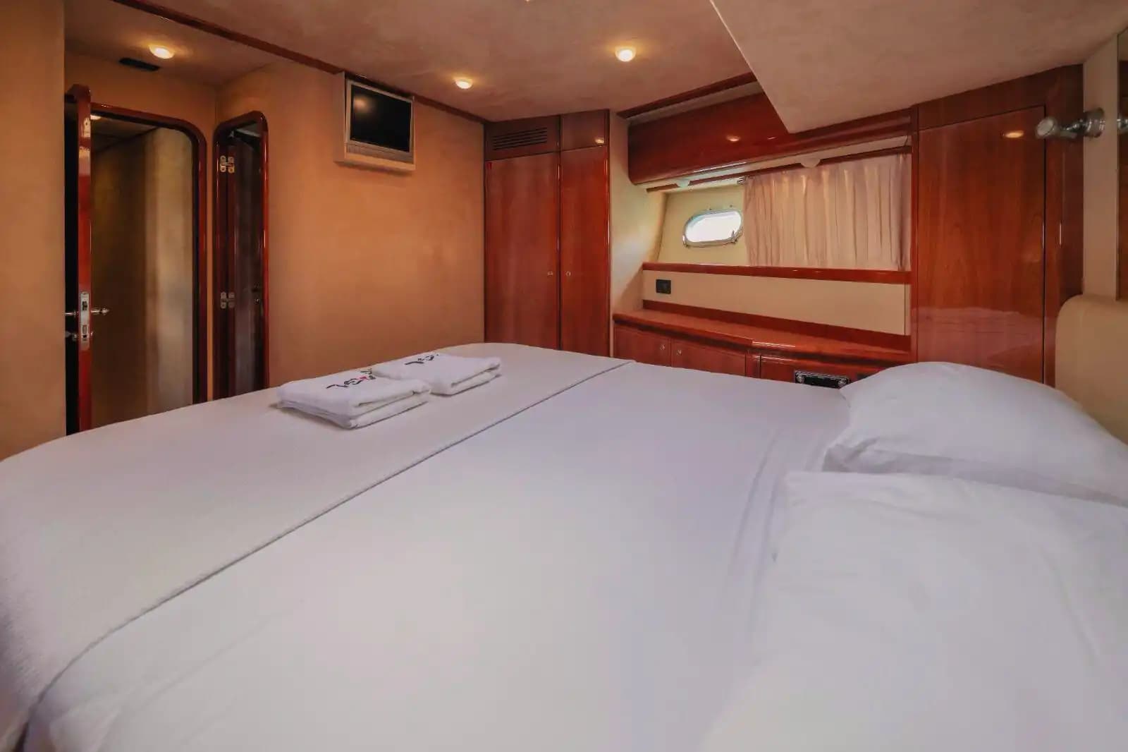 Роскошные мероприятия и морской круиз на 25-метровой яхте Ferretti в Анталии 23