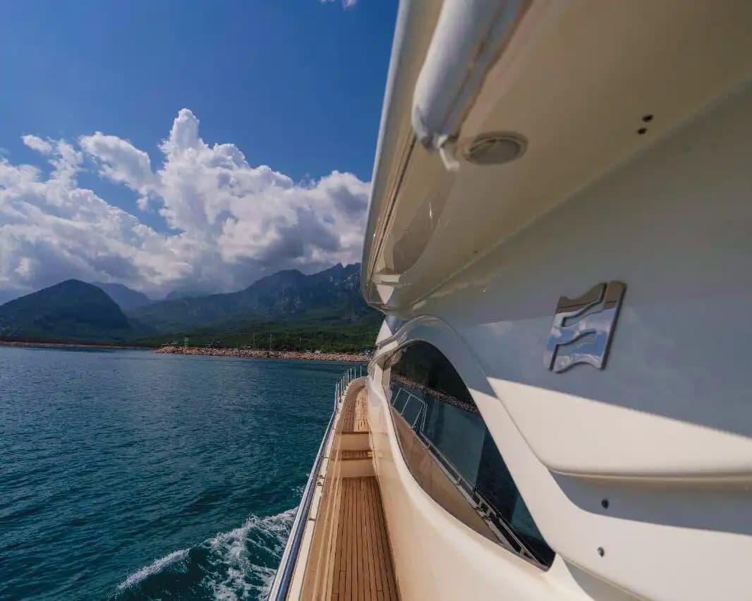 Роскошные мероприятия и морской круиз на 25-метровой яхте Ferretti в Анталии 14