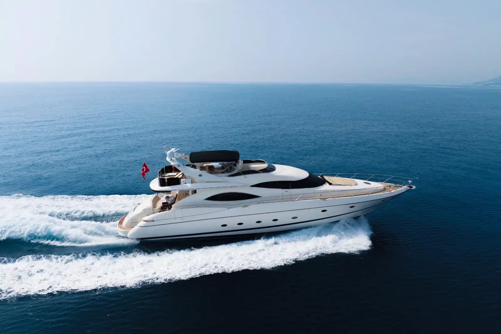 Luxury and Comfortable Blue Cruise Experience with the 27-Meter Sunseeker in Antalya 6