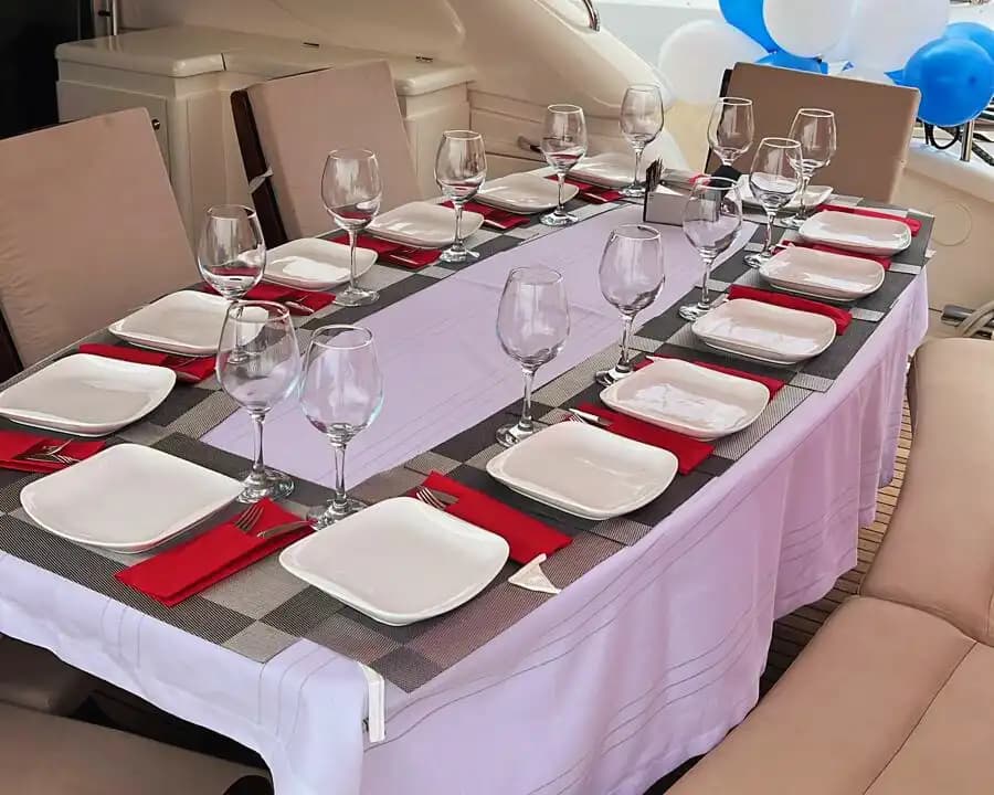 Luxury and Comfortable Blue Cruise Experience with the 27-Meter Sunseeker in Antalya 9