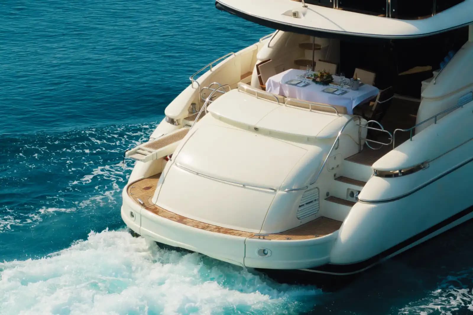 Luxury and Comfortable Blue Cruise Experience with the 27-Meter Sunseeker in Antalya 7