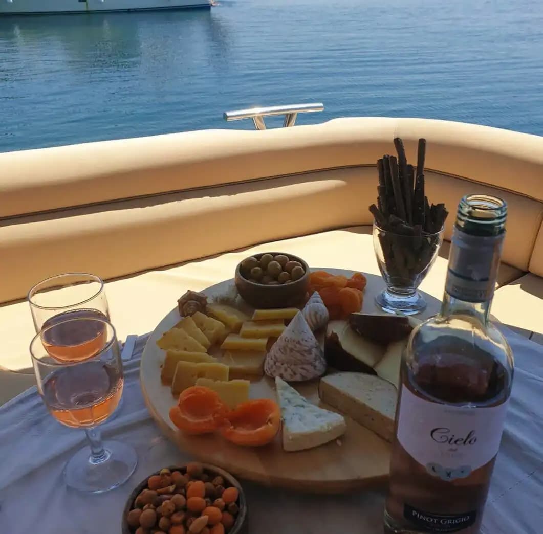 Ayvalık’ta Ultra Lüks Yat Kiralama