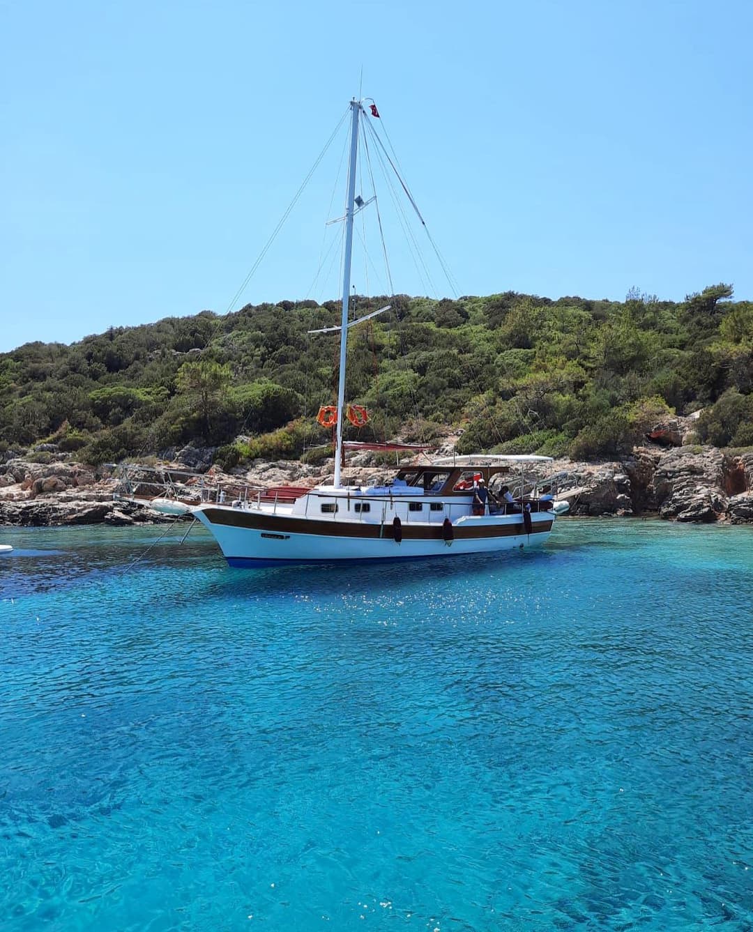Expérience Inoubliable de Croisière Bleue pour 12 Personnes sur un Gulet de Luxe à Bodrum