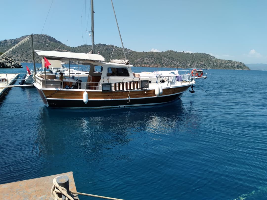 Fethiye: Barco Estándar de 12 Metros para un Agradable Tour de un Día para 8 Personas